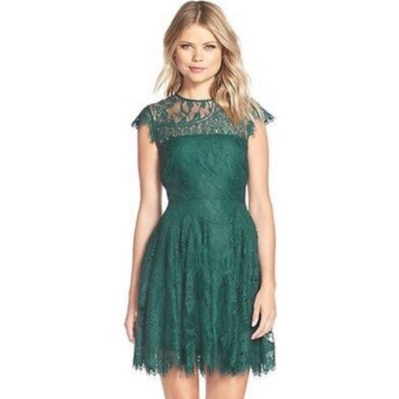 BB Dakota Dresses & Skirts - 💚NWT BB DAKOTA💚LACE SPECIAL OCCASION DRESS💚